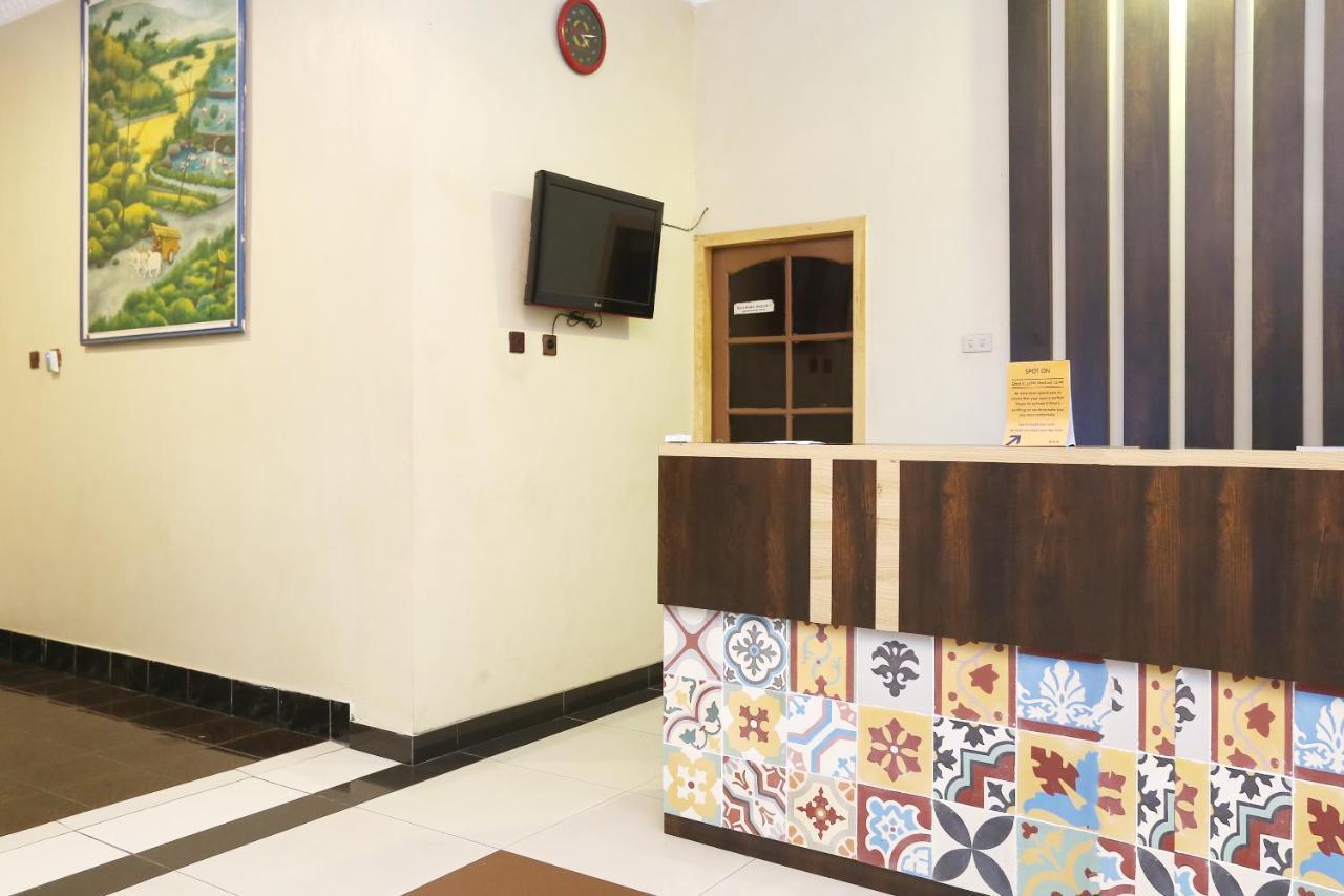 Spot On 2358 Aster Homestay Melati Exterior foto